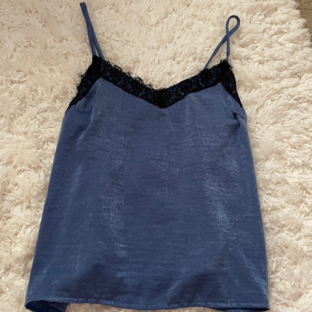 blue tank top